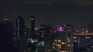 bangkok nacht hotelfenster