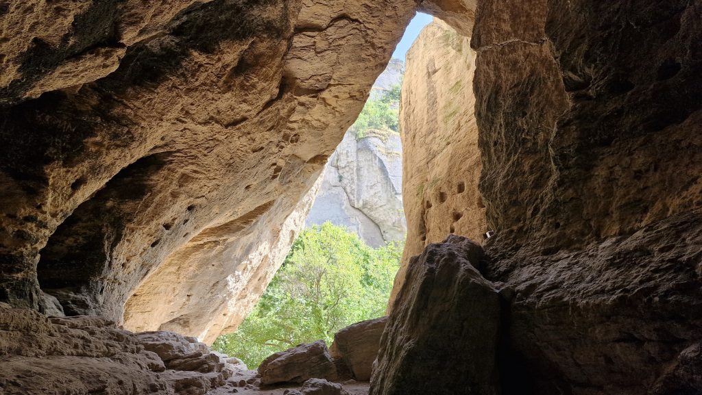 Madara Große Höhle