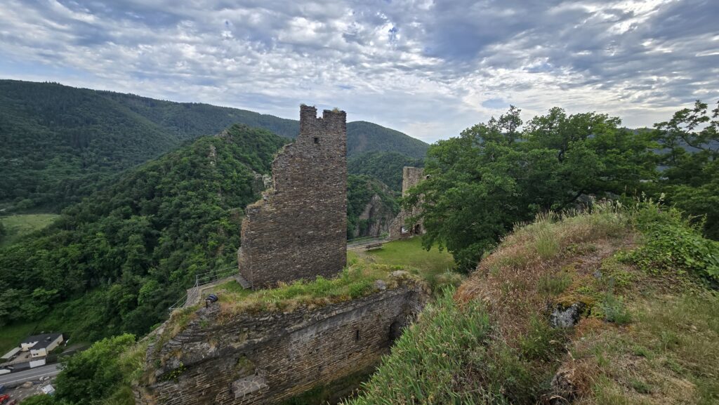 Burg Are