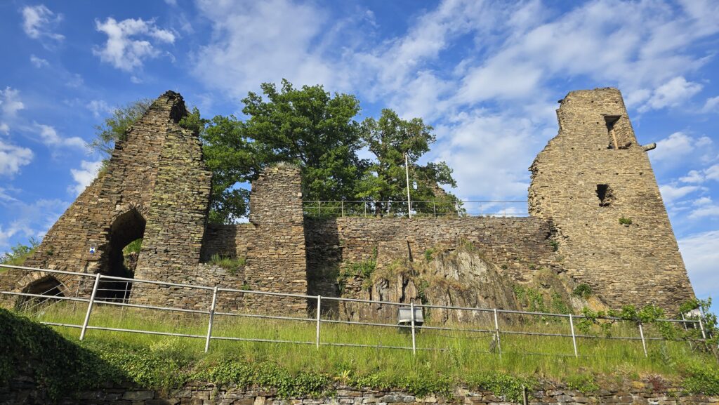 Burg Are